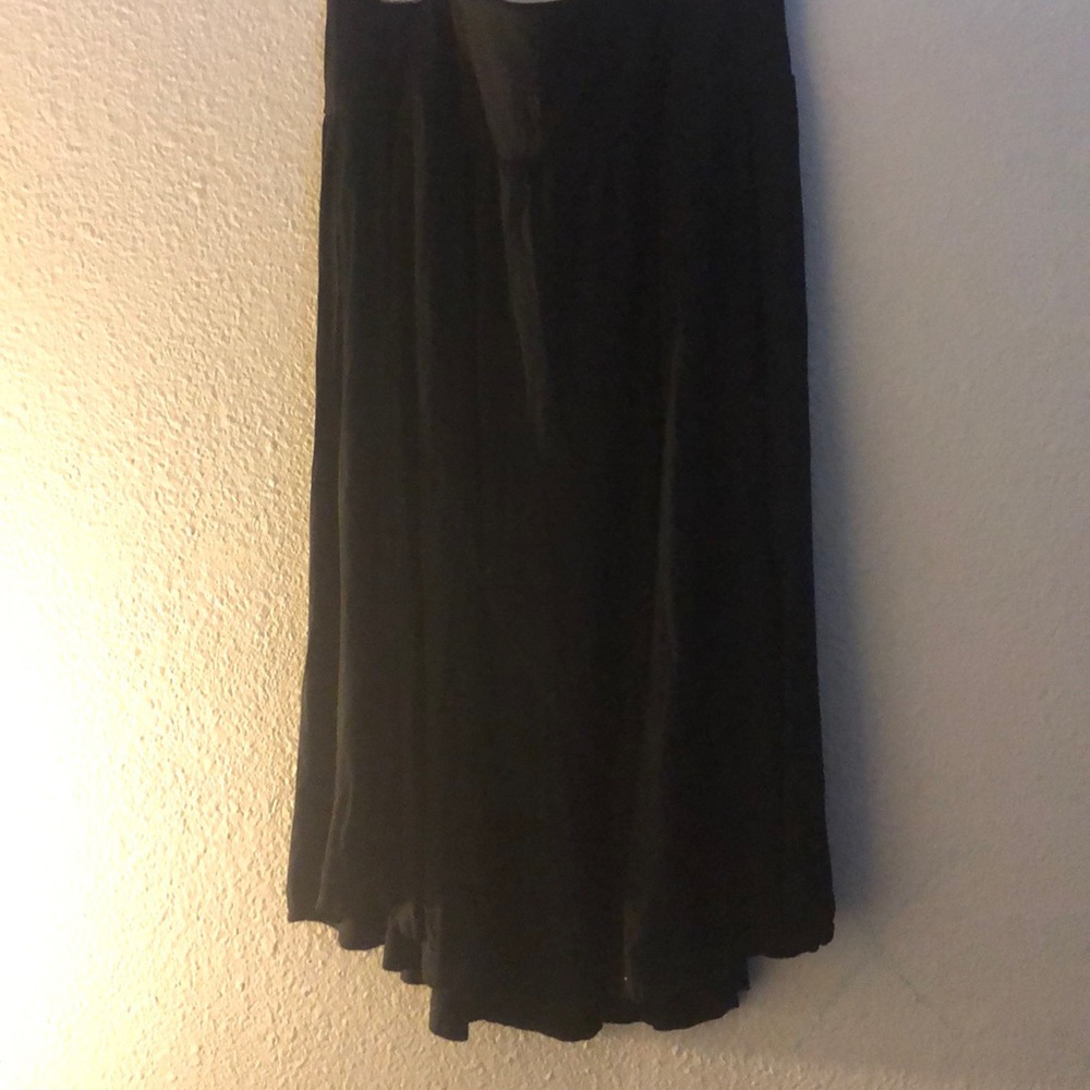 Basic black pull up skirt